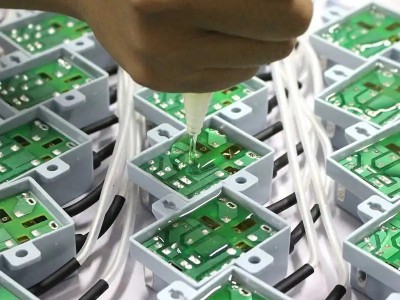 傳感器用什么膠水？聚力牌灌封膠專業(yè)灌封傳感器、變壓器、電機(jī)、等各式線路密封！